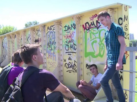 Russie: les zatseperi courent sur les toits des trains pour braver l'ennui