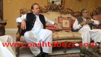 Nawaz Sharif caught while ball tampering!