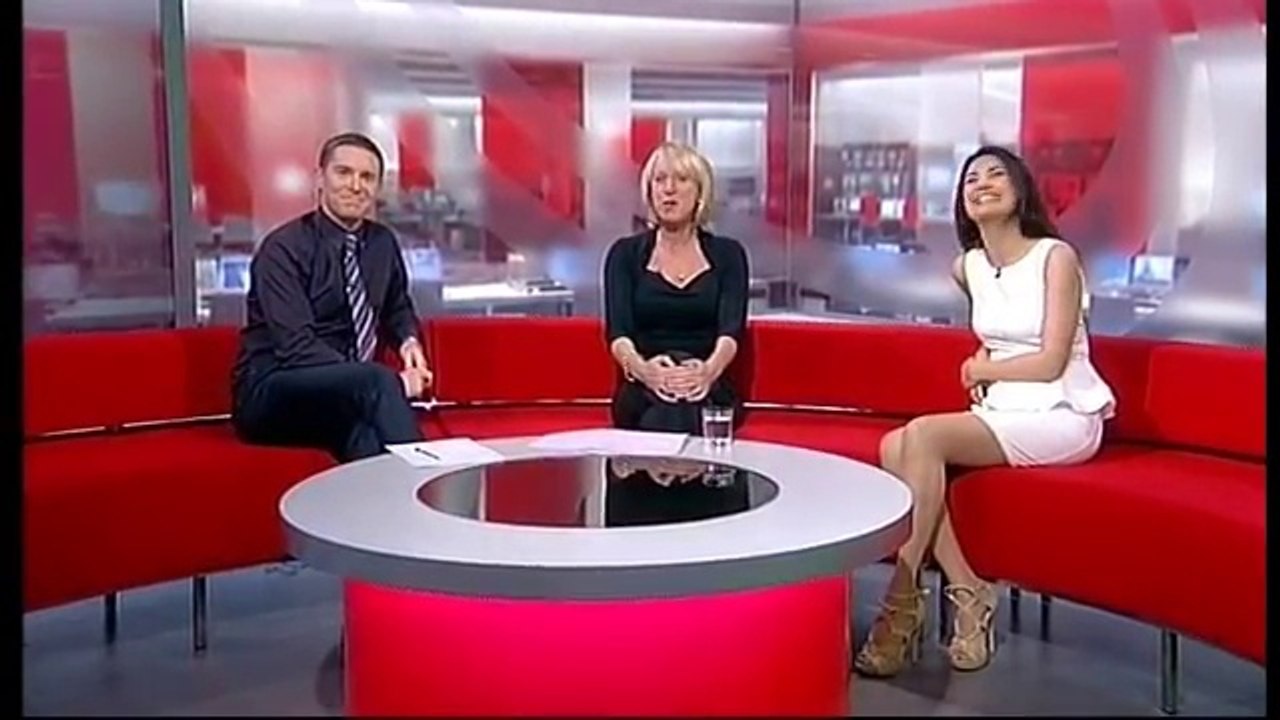 Pakistani Anchor Reham Khan and her legs in mini skirt, AAJ WITH REHAM KHAN, AAJ TV, PTV, BBC