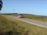 Impressionnante sortie de route lors d'un rallye