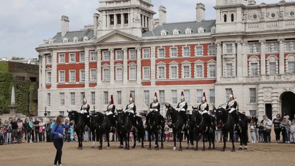 Off the square ! Horse Guard Parade London