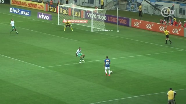 Garçom da rodada! Cria da base dá três assistências