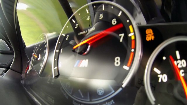 Les 600 ch de la BMW M5 30 Jahre en action