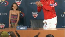 US Open – Novak Djokovic fait chanter des enfants lors de sa conférence de presse