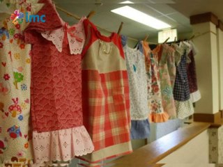 Her gün 1 Afrikalı çocuk için 1 elbise