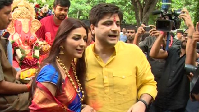 (VIDEO) Ganesh Visarjan 2014: Sonali Bendre Bids Adieu To Ganpati