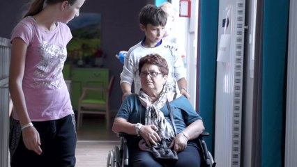 Échange intergénérationnel entre élèves et personnes âgées