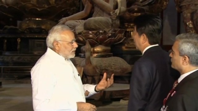 Japanese and Indian PMs tour Buddhist temple in Kyoto