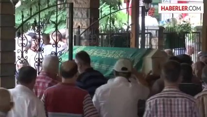 Erkek kardeşi tarafından öldürülen kadının cenazesi