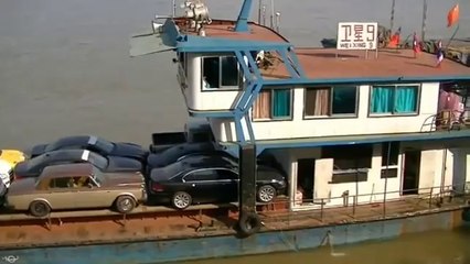 Çin Usulü Denizde Araba Taşıma!