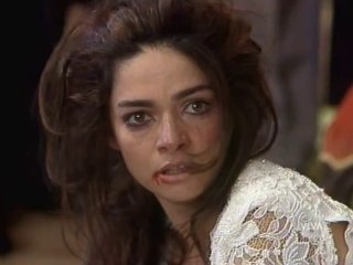 A Próxima Vítima - Diego espanca Isabela