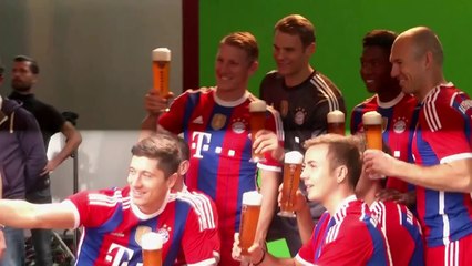 Bayern Munich players wear Lederhosen