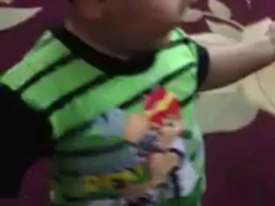 رقص خليجي رهيب من طفل
