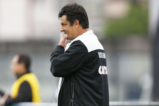 Torcedores opinam sobre quem deve ser novo técnico do Vasco