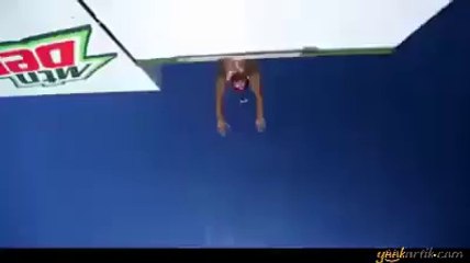 Havuza Atlamaya Farkı Boyut Kazandıran Çılgınlar