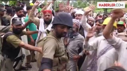 Pakistan'da Hükümet Binası İşgal Edildi