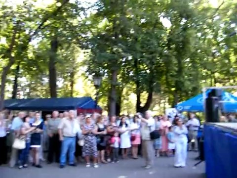 Artista NINELA CARANFIL- La sarbatoarea Limba noastra cea Română -Chisinau, Aleea Clasicilor