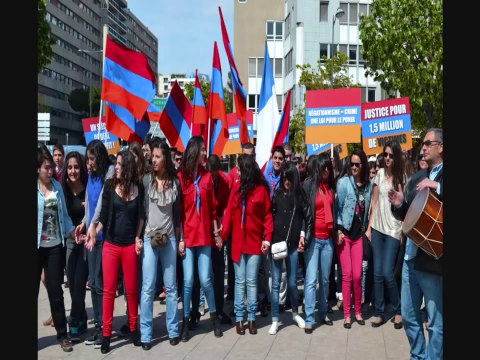 Flash mob Arméniènne à Marseille , Armenian flash mob in marseille .