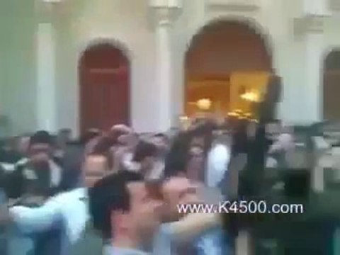 Arméniens en guerriers Liban 'ASALA » près de l'église arménienne du Christ de Pâques au Liban