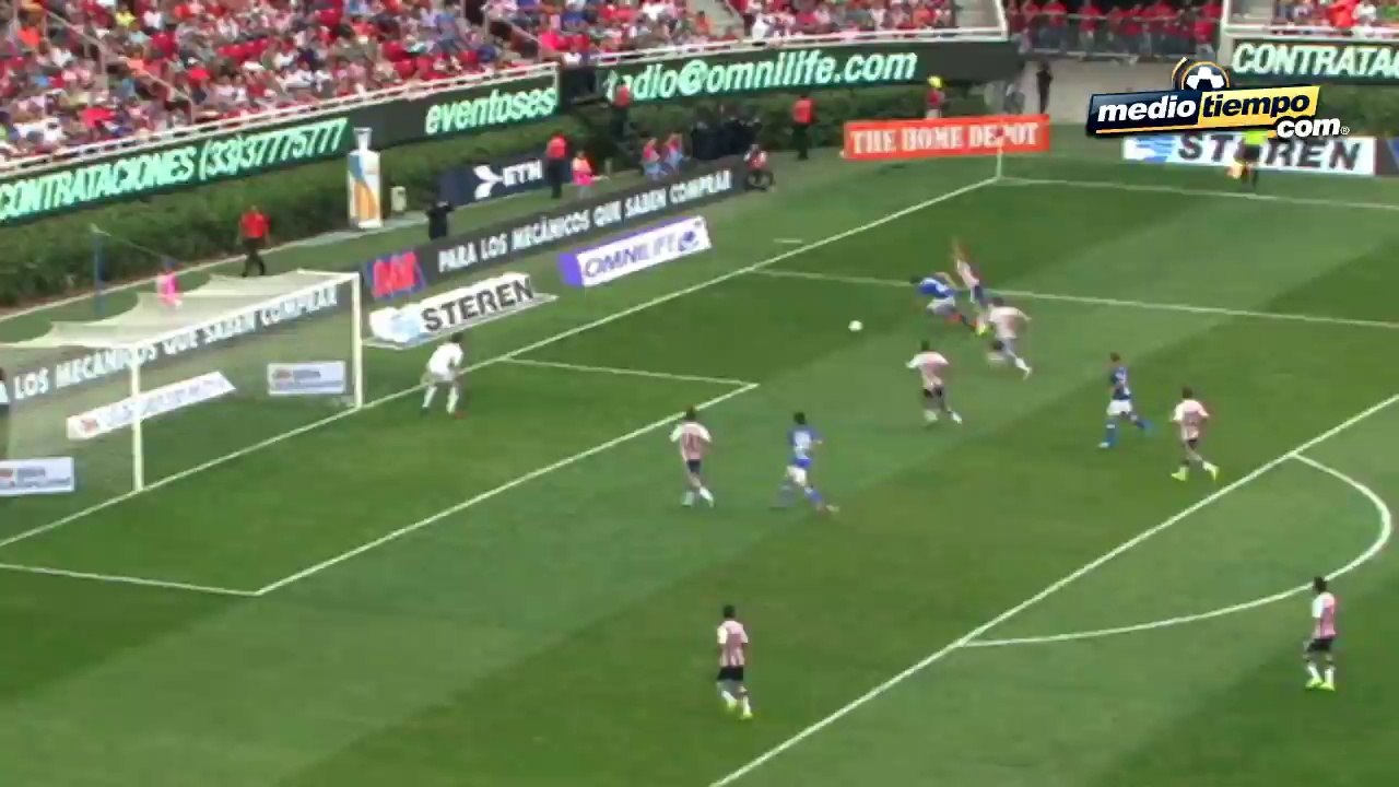 Luis Fernando Tena, molesto por los pocos puntos de Cruz Azul