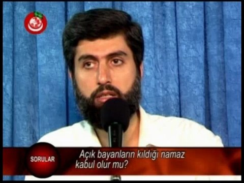 Acik bayanlarin kildigi namaz kabul olur mu