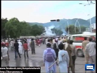 Dunya News - Police, protesters clash again at Constitutional Avenue