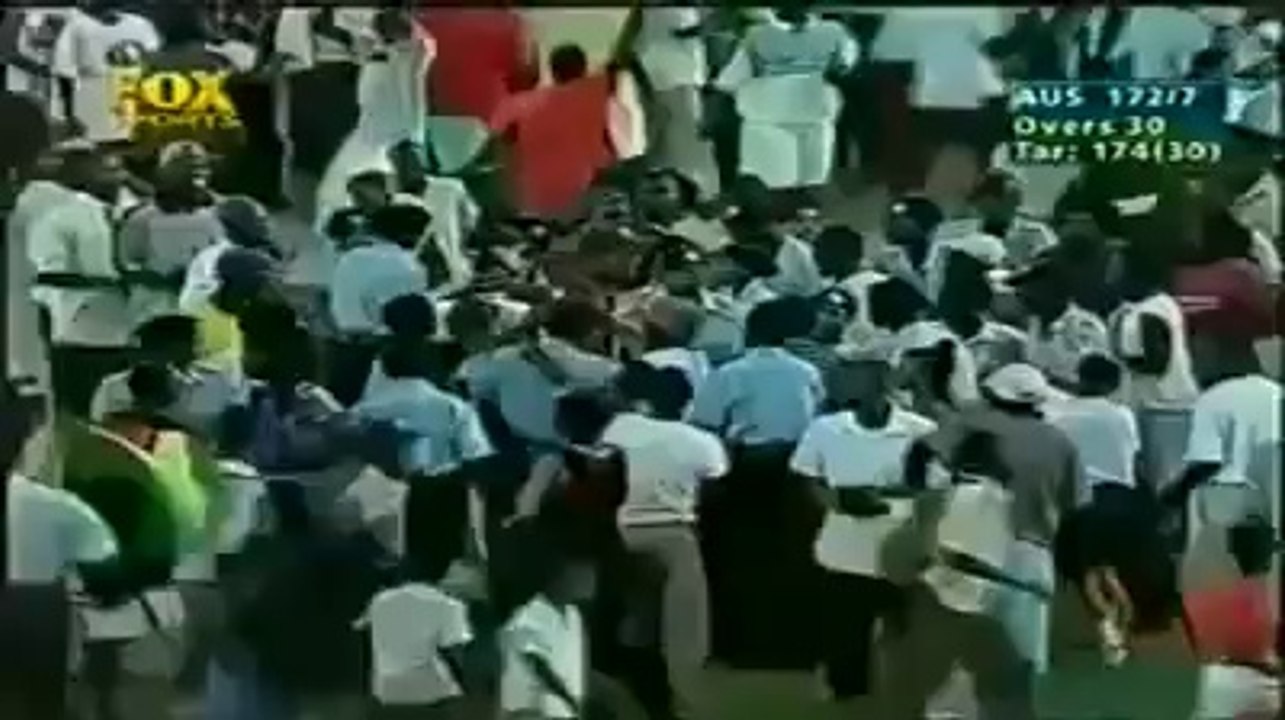 Most Funny Wicket Keeping-Crowds Gone Crazy