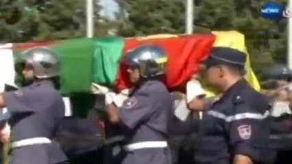 Ebossé hommage des Algériens.