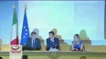 Matteo Renzi interroga Maria Elena Boschi sulle riforme