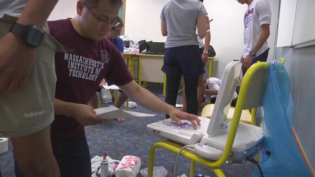 Hautes-Alpes: Quand des chercheurs japonais s'intérressent aux jambes des étudiants en STAPS de Gap