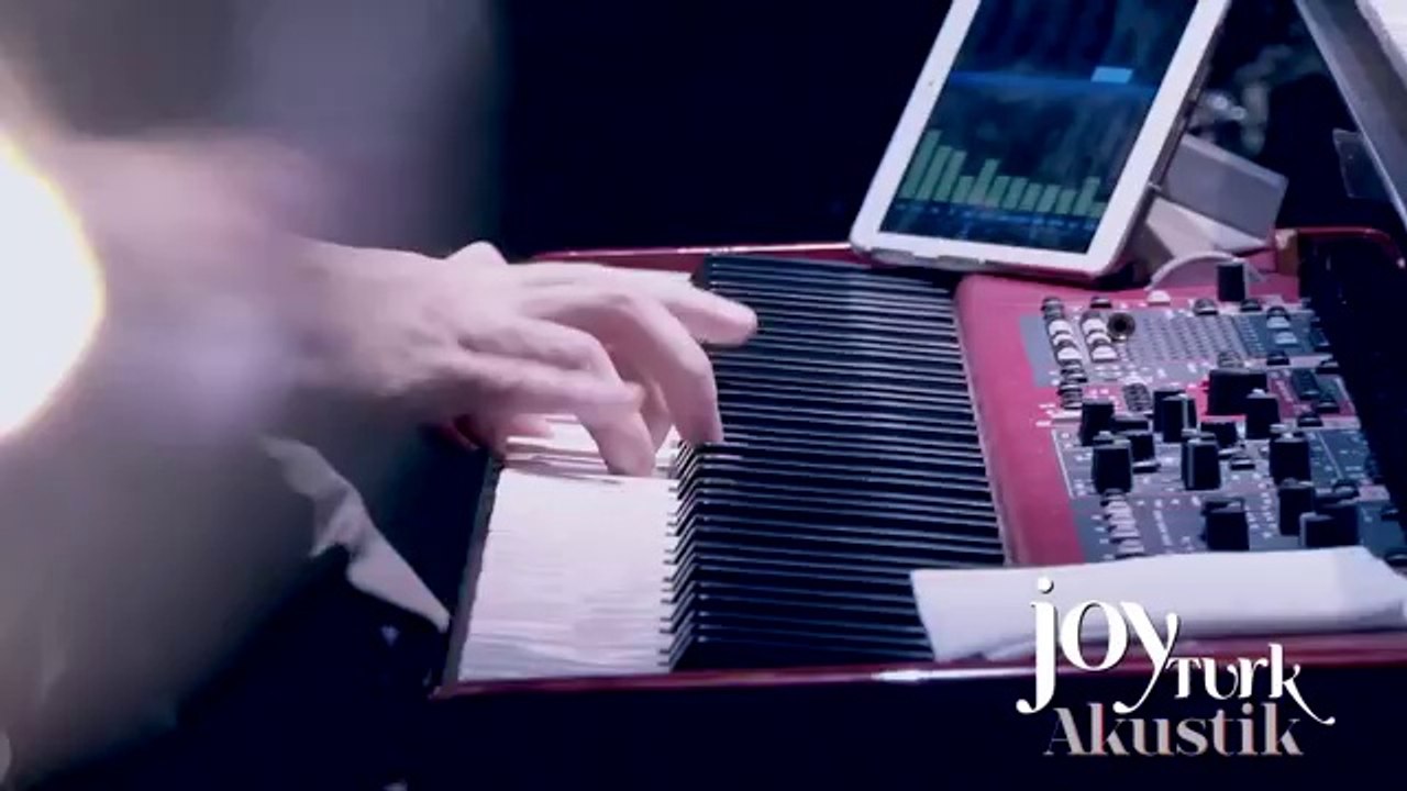 Gokhan Turkmen - Bir Baskas (JoyTurk Akustik)