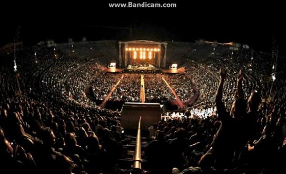 Emma ospite di Pino Daniele - Arena Di Verona - duetto con Fiorella Mannoia, Elisa, Mario Biondi e Francesco Renga su Napule è 1 settembre 2014