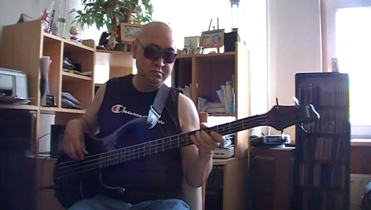 Wonderfull tonight Eric Clapton original vers basscover Bob Roha