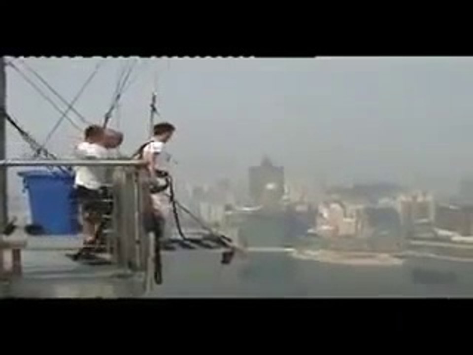 Dünyanın en yüksek bungee jumping atlayışı