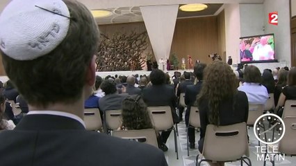 Le pape François réunit Maradona et Trezeguet lors d'un match pour la paix