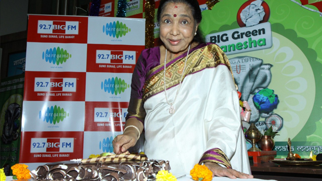 Asha Bhosle Records Birthday Special Show @ BIG FM Studios !