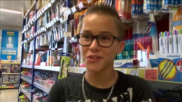 Rentrée : Les familles complètent les listes des fournitures