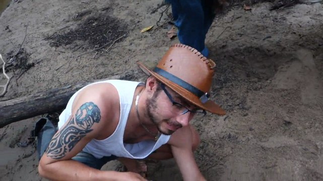 Perou- Lagunas: Mission, sauvé les oeufs dans la Réserve Pacaya-Samiria.