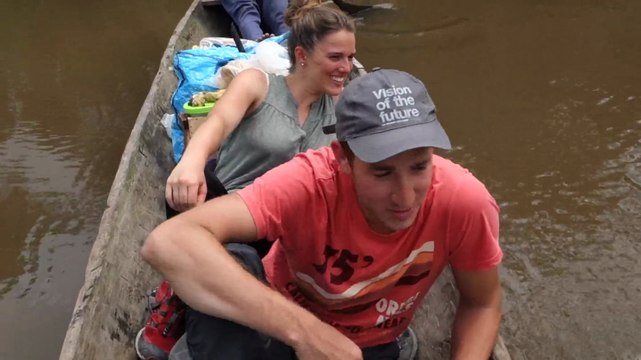 Perou- Lagunas: Peche dans la réserve Pacaya-Samiria.