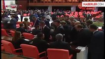 AK Parti Olağanüstü Toplantı Çağrısı Yaptı