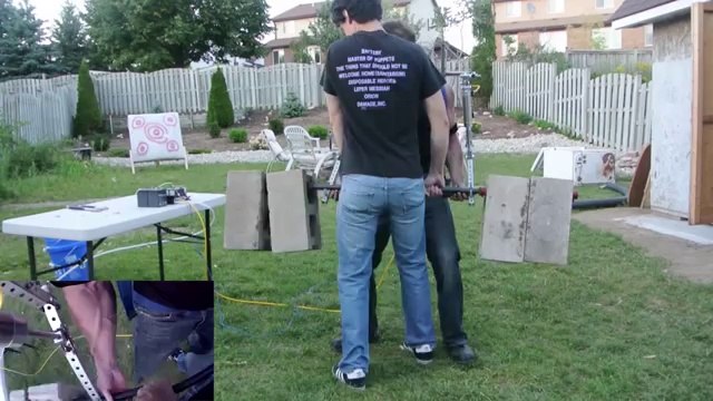 Ce jeune homme a créé un exosquelette capable de soulever un poids considérable !