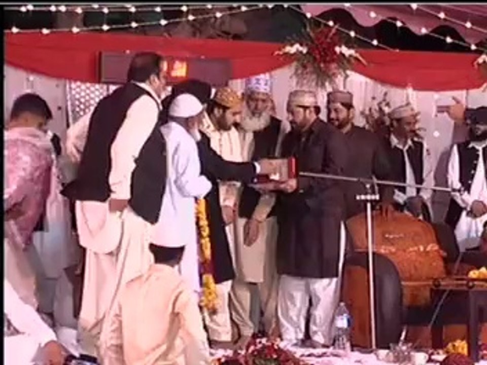 Naat  Khawan.... ( Taj Poshi ) ... Shakeel Ashraf Qadri