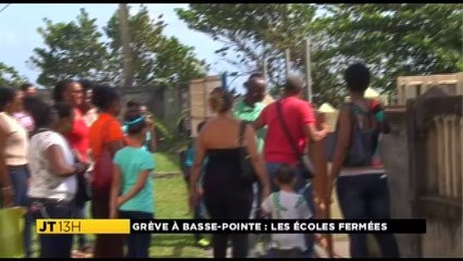 Grève mairie Basse-Pointe