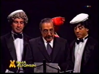 Raúl Alfonsín con Los Poetas de Videomach