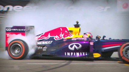 Red Bull Racing's RB8 Tearing it Up in Infrared - AMAZING!!!