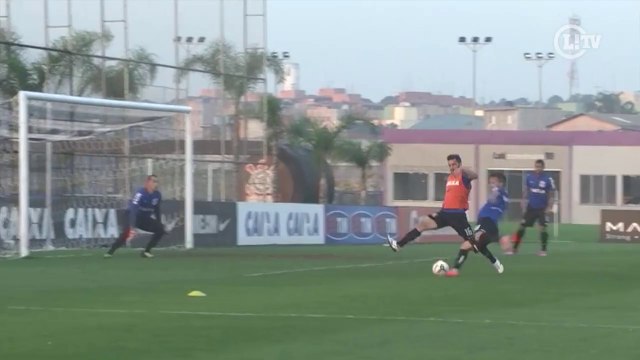 Jogadores do Corinthians são 'vítimas' em treino
