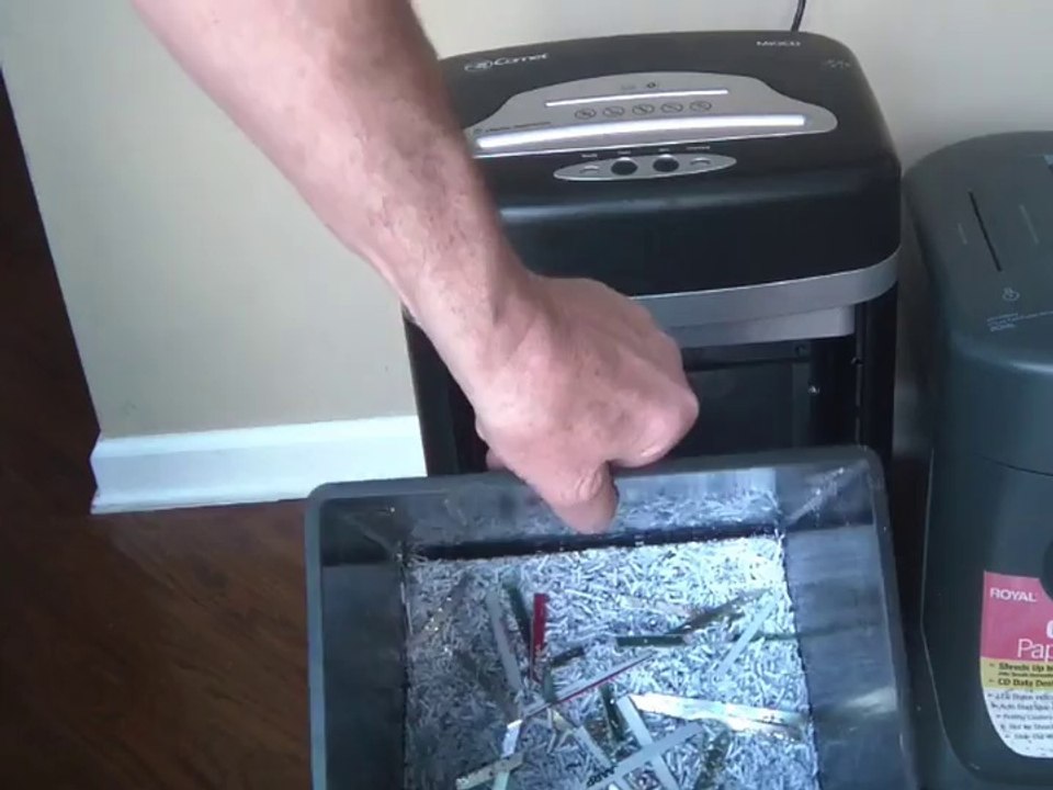 Excellent Comet CM-M10CD 10-SHEET JAMSTOP MICRO CUT PAPER SHREDDER