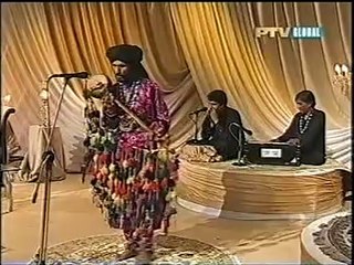 Maae Ni Main Kinun Aakhan - Saeen Zahoor