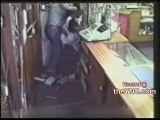 Robber picks Wrong store