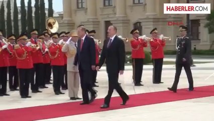 Cumhurbaşkanı Erdoğan Bakü'de Resmi Törenle Karşılandı